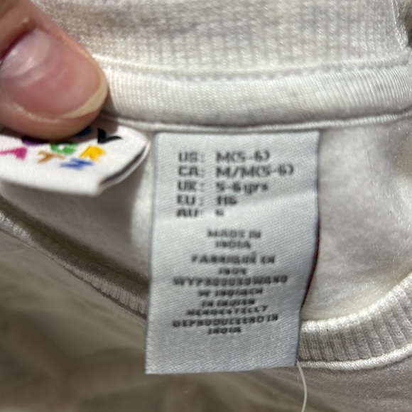 Novogratz kids 5/6 oatmeal sweatshirt 3D snowflake emblem ruffled hemline nwot - Picture 9 of 9